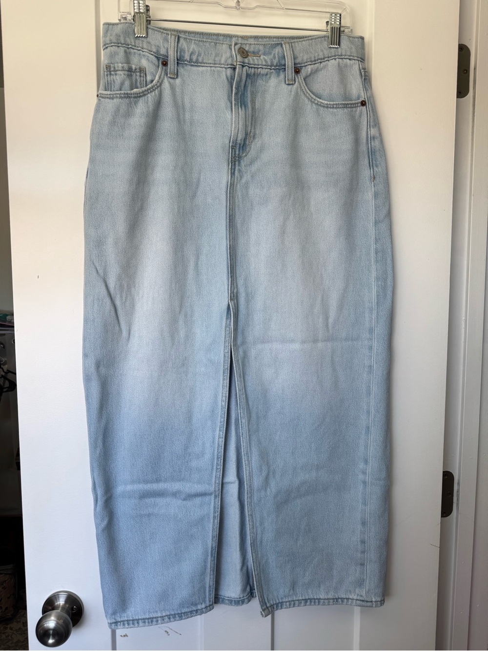 Old Navy Light Blue Straight-Leg Denim Midi Skirt - Size 4